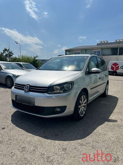 2014' Volkswagen Touran photo #1