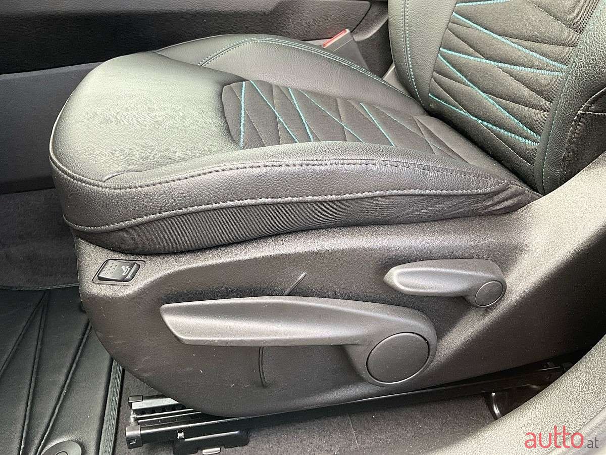 2022' Jeep Compass photo #4