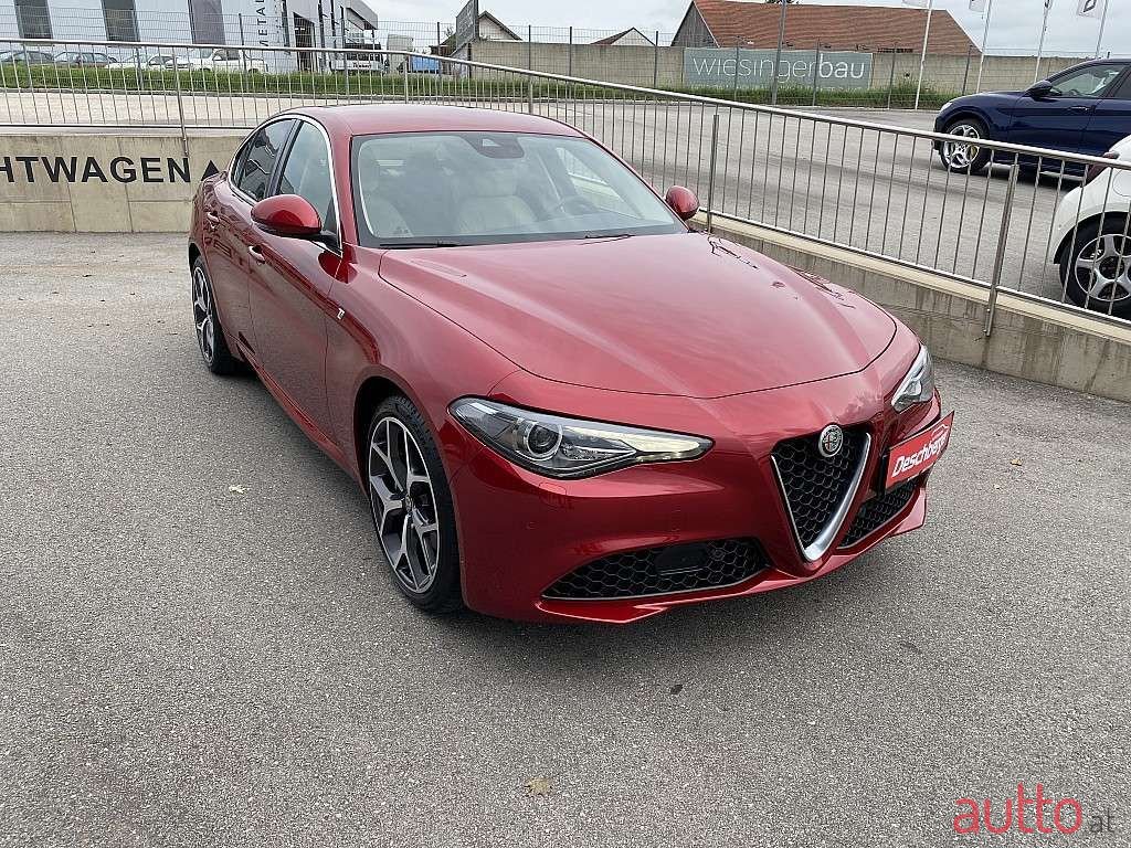 2022' Alfa Romeo Giulia photo #2