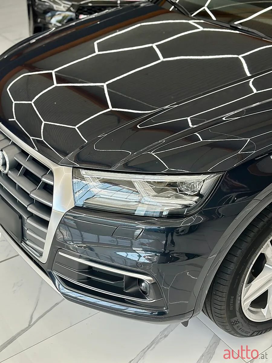 2019' Audi Q5 photo #6