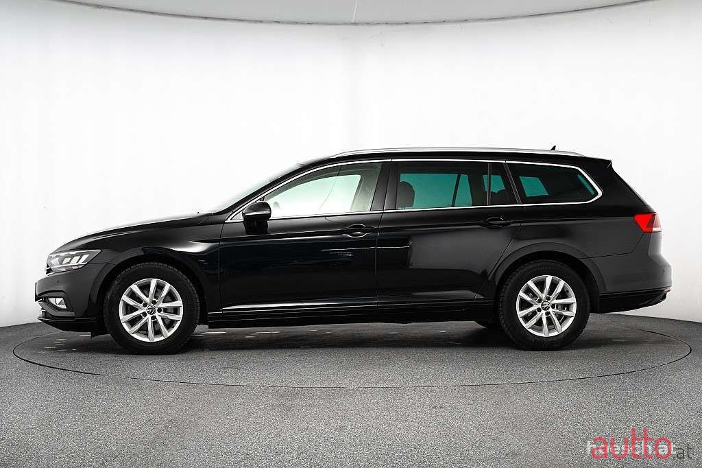 2023' Volkswagen Passat photo #3
