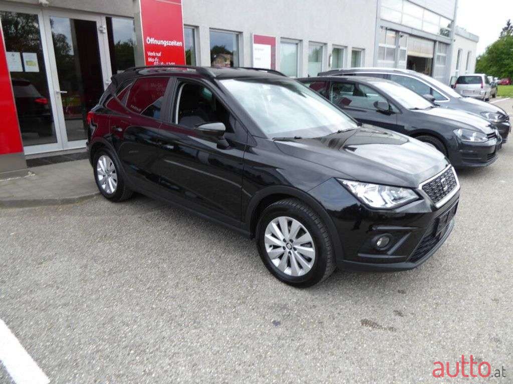 2020' SEAT Arona photo #5