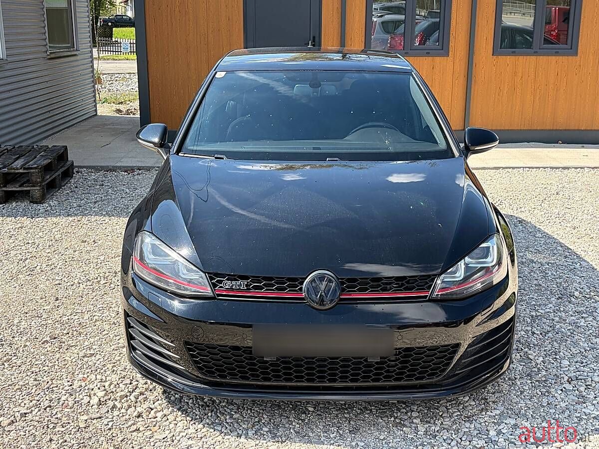 2016' Volkswagen Golf photo #2