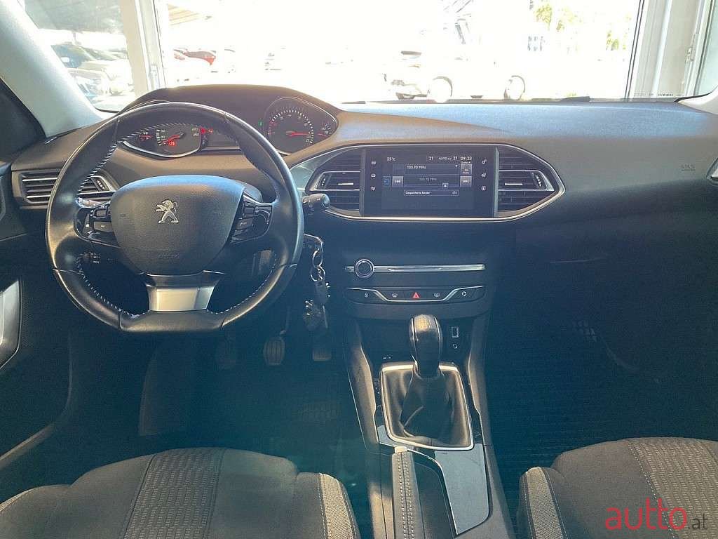 2016' Peugeot 308 photo #3