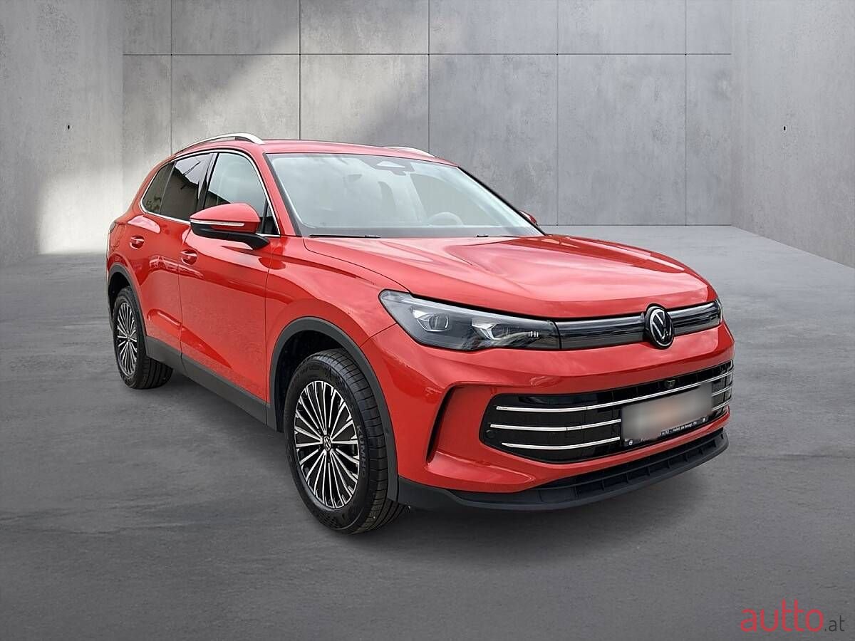2024' Volkswagen Tiguan photo #2