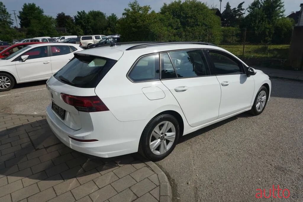2023' Volkswagen Golf photo #5