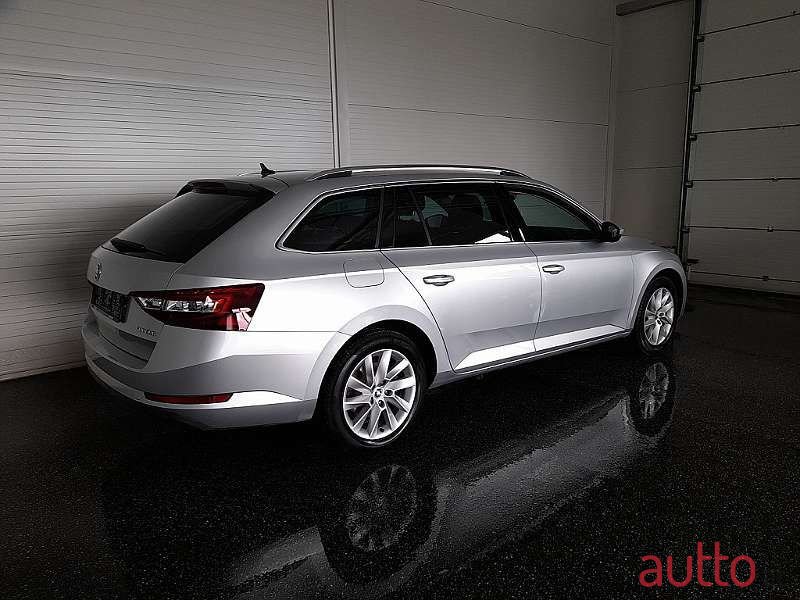 2019' Skoda Superb photo #1