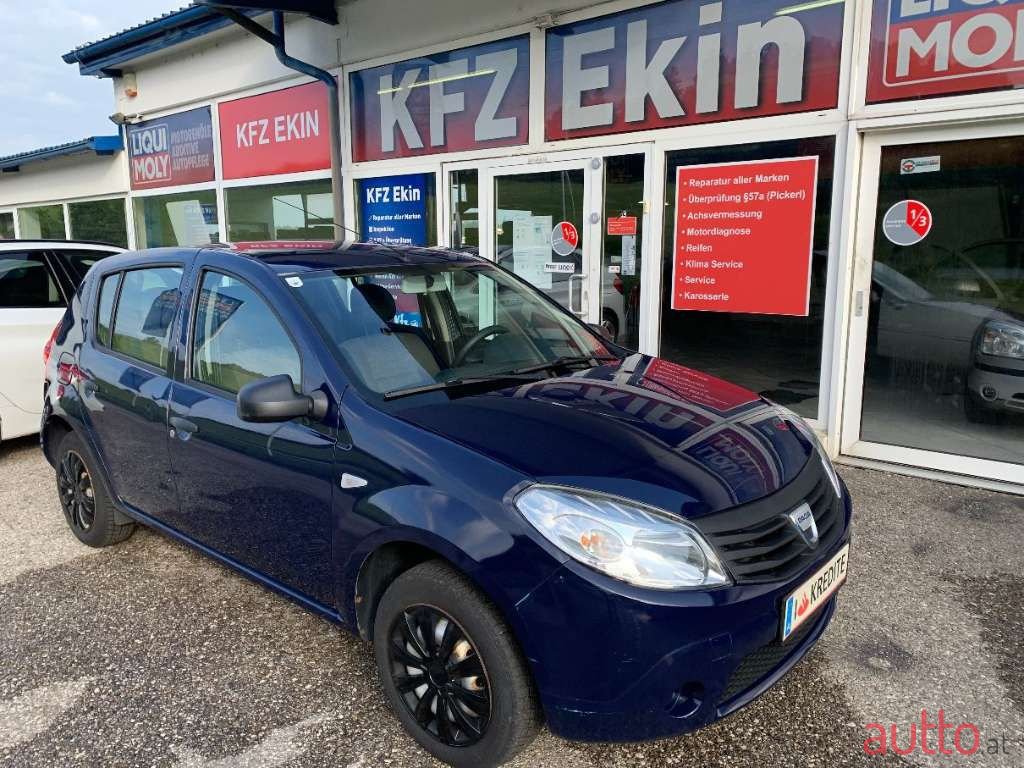 2010' Dacia Sandero photo #1