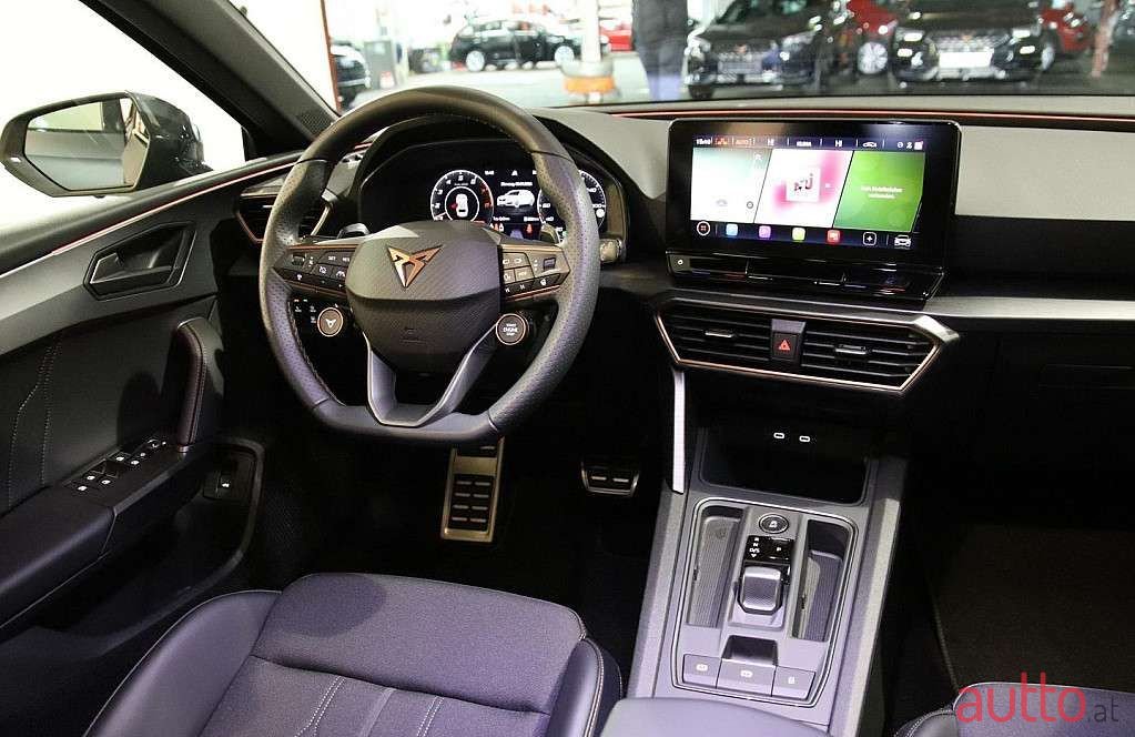 2022' Cupra Leon photo #6