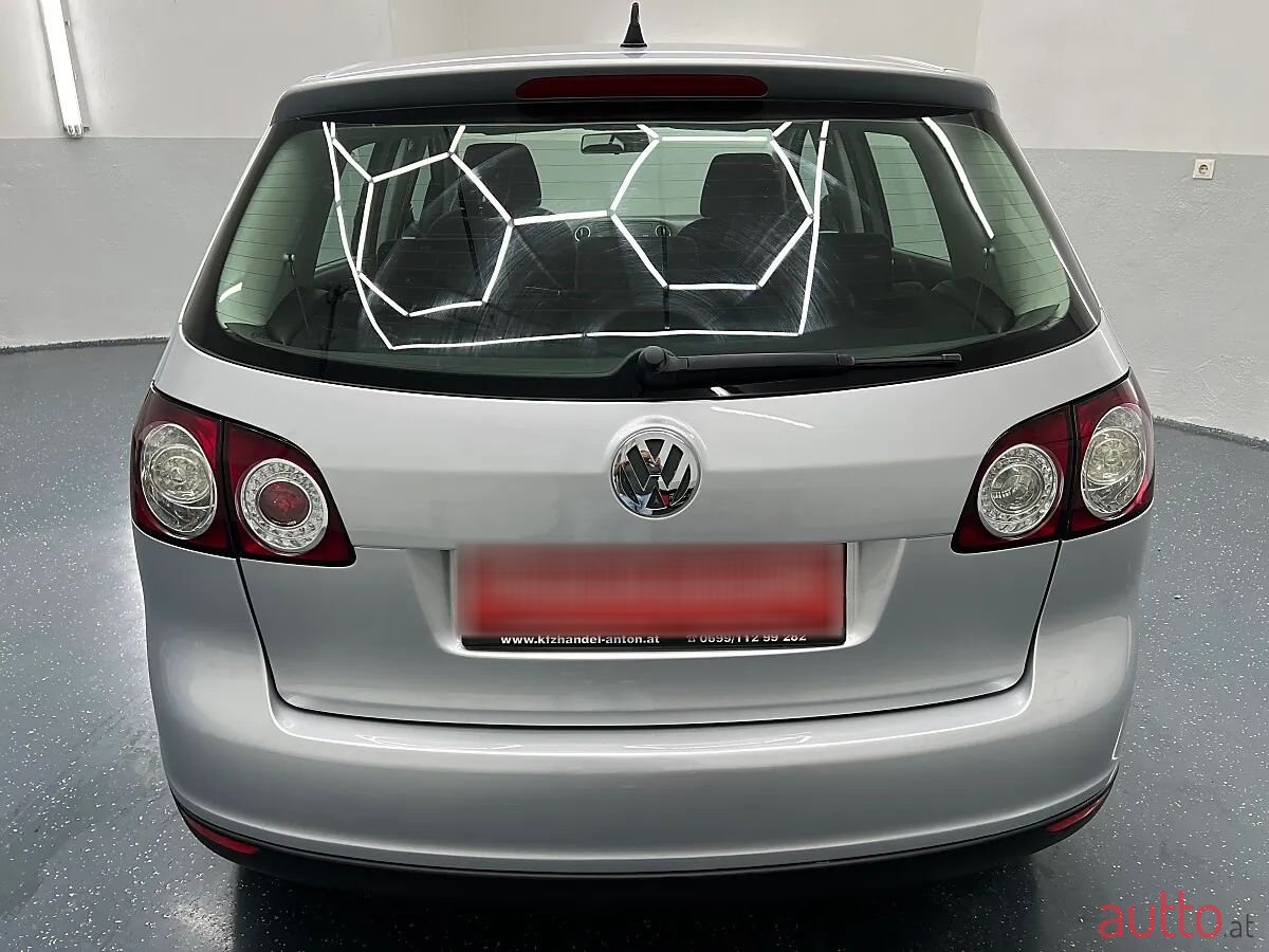 2006' Volkswagen Golf photo #4