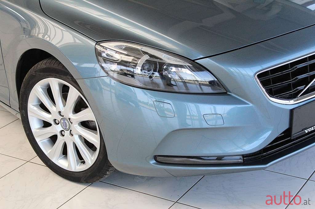 2013' Volvo V40 photo #2