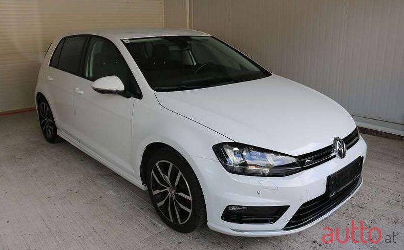 2015' Volkswagen Golf photo #1