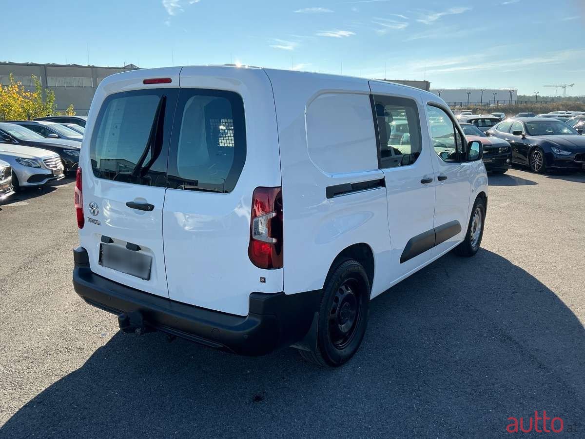 2021' Toyota ProAce photo #6
