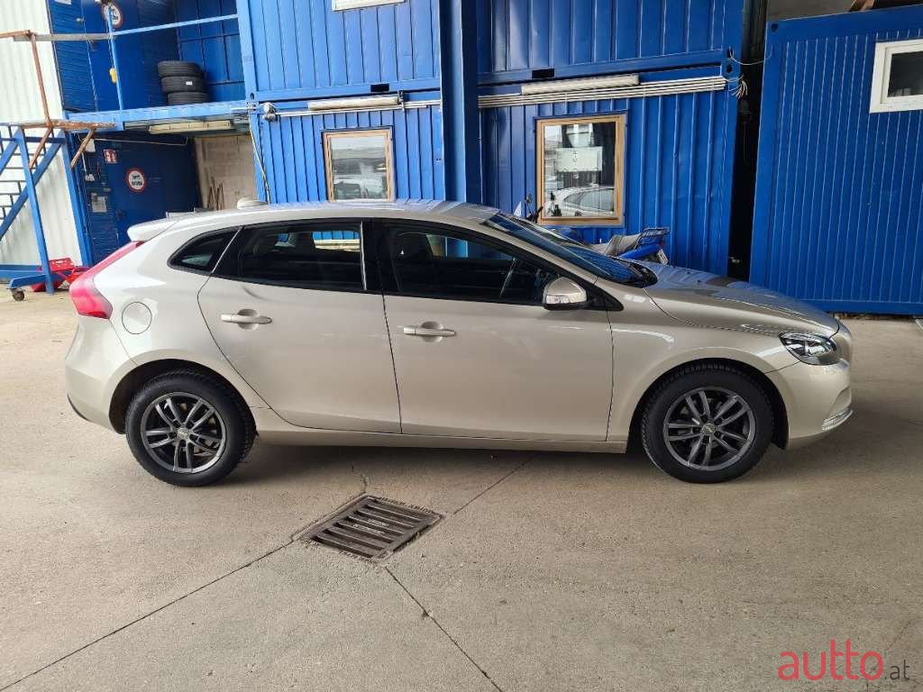 2016' Volvo V40 photo #4