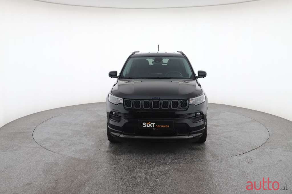 2022' Jeep Compass photo #2
