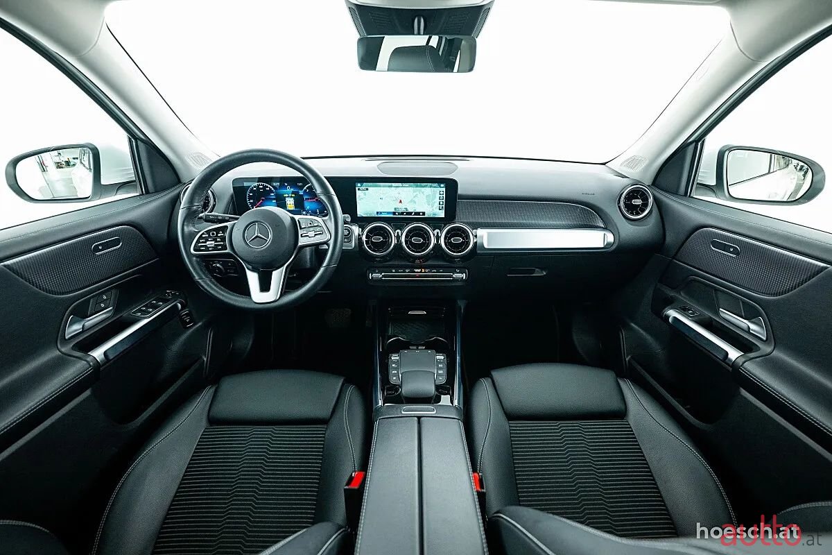 2021' Mercedes-Benz GLB photo #5