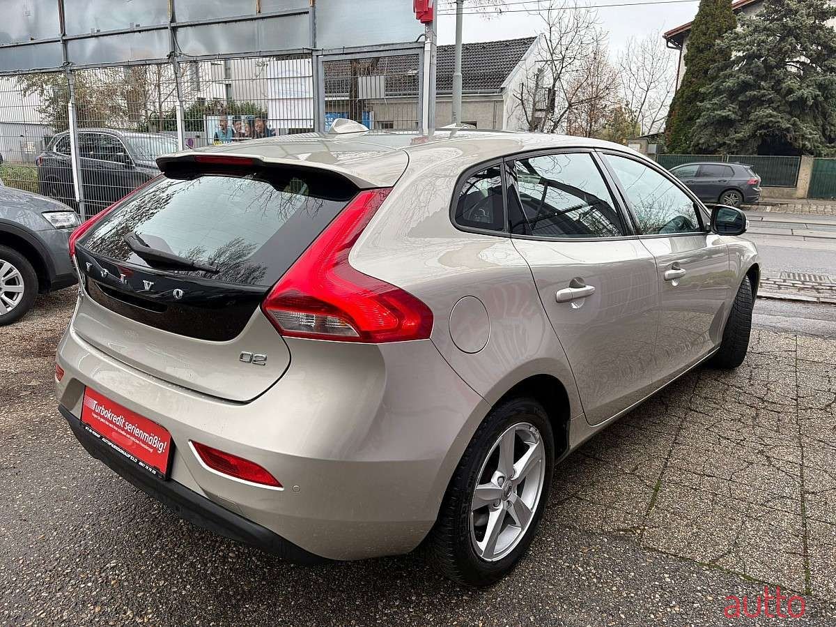 2017' Volvo V40 photo #3