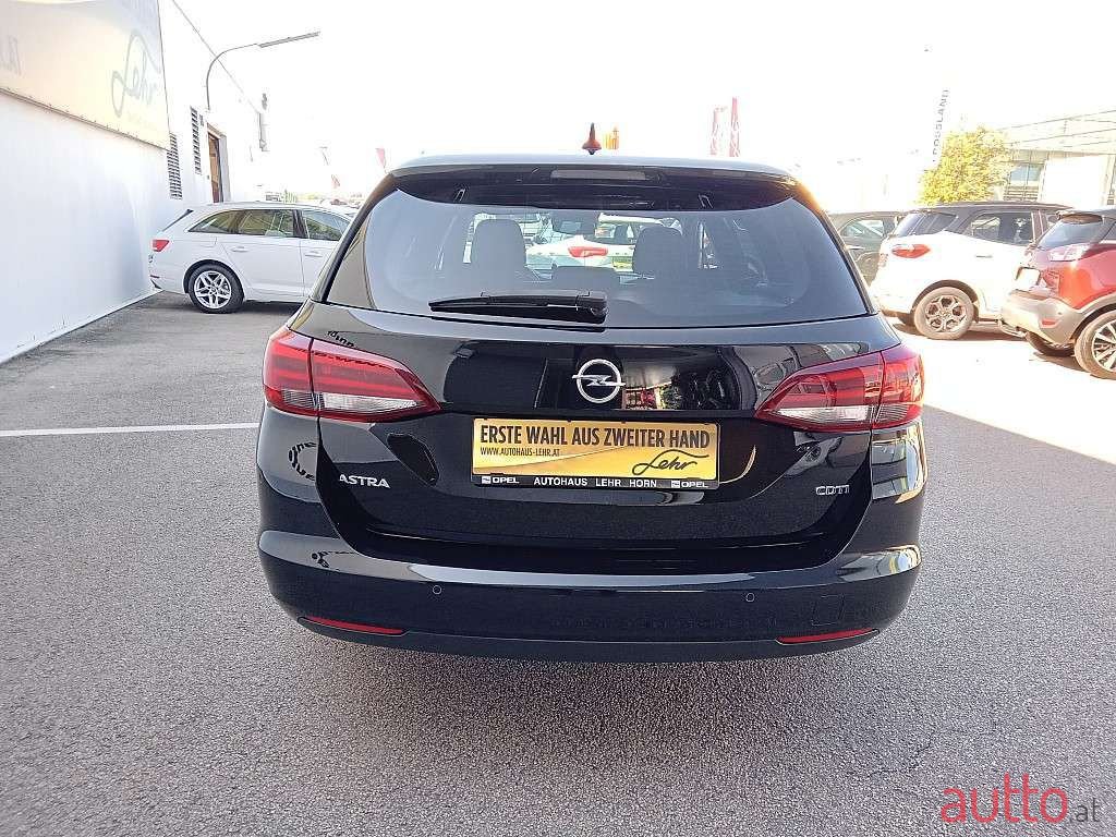 2018' Opel Astra photo #3