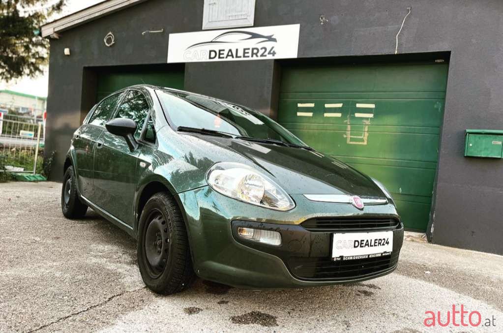 2010' Fiat Punto photo #1