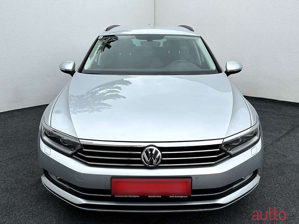 2019' Volkswagen Passat photo #3