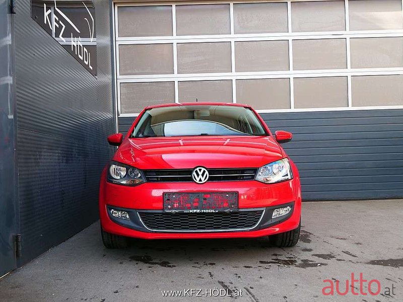 2009' Volkswagen Polo photo #2