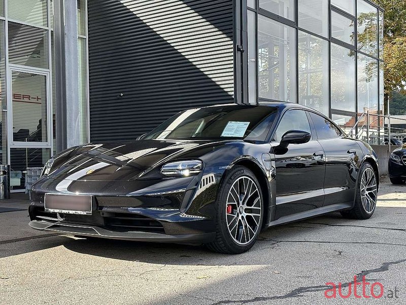 2020' Porsche Taycan photo #2