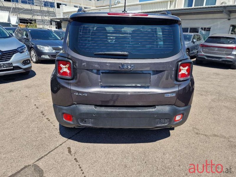 2018' Jeep Renegade photo #4