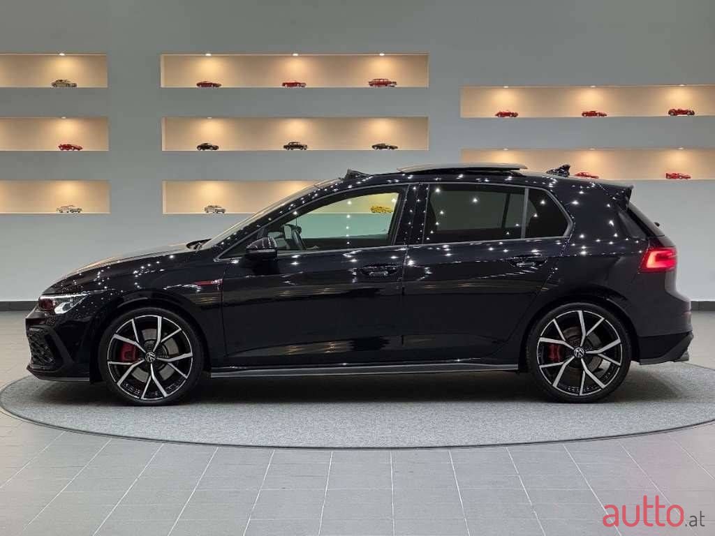 2021' Volkswagen Golf photo #2
