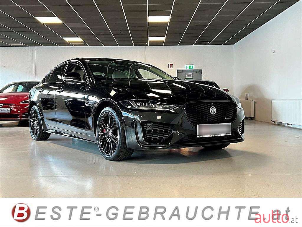 2021' Jaguar XE photo #2