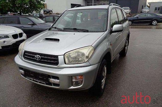 2002' Toyota RAV4 photo #3