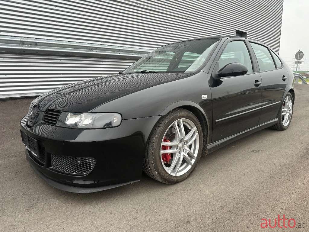 2003' SEAT Leon photo #2