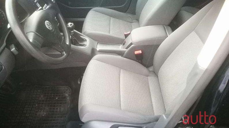 2008' Volkswagen Golf photo #1