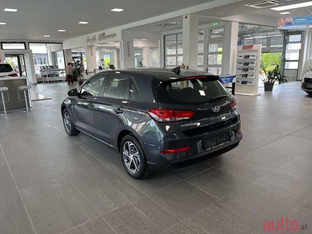 2022' Hyundai i30 photo #3