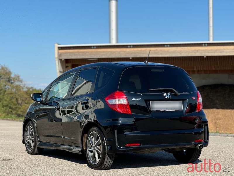 2013' Honda Jazz photo #6