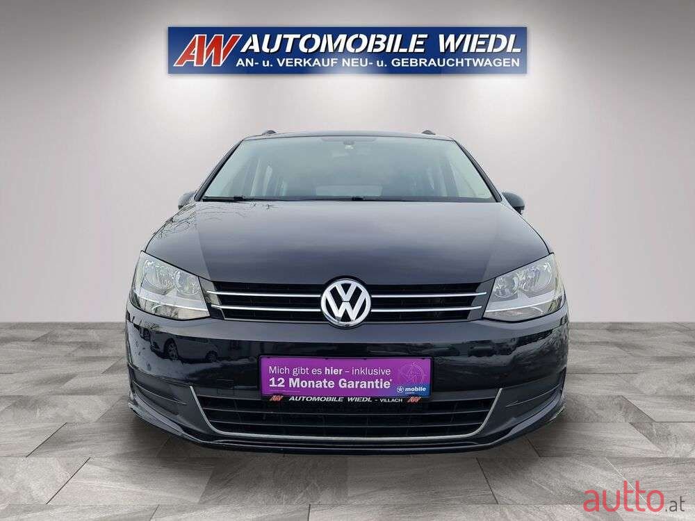 2011' Volkswagen Sharan photo #2