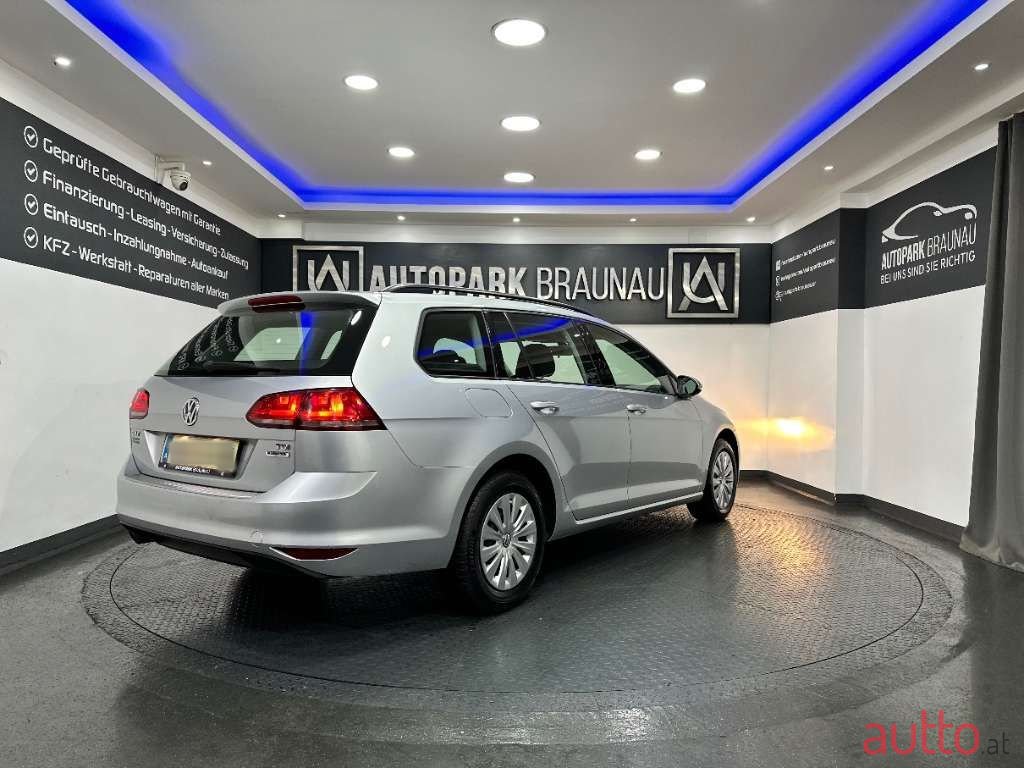 2016' Volkswagen Golf photo #6