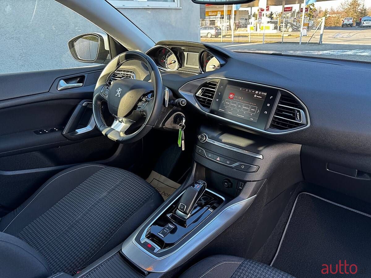 2019' Peugeot 308 photo #3