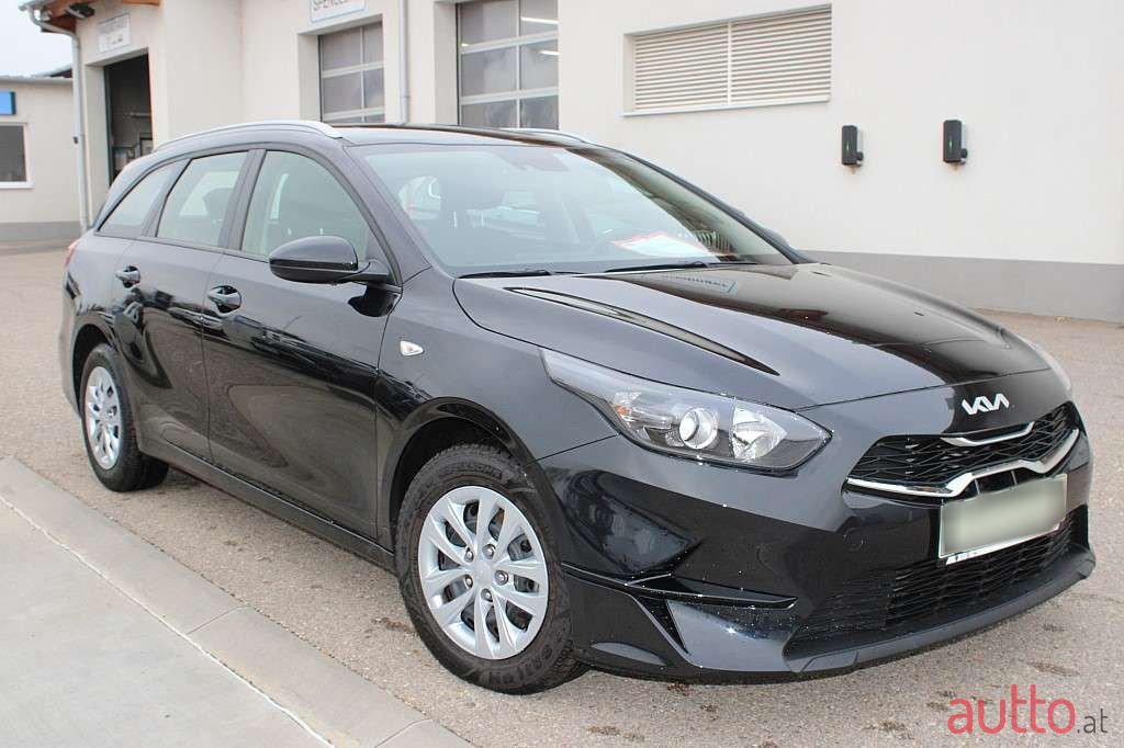 2023' Kia Ceed photo #3