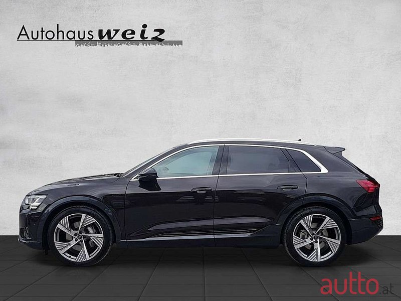 2023' Audi Q8 photo #3