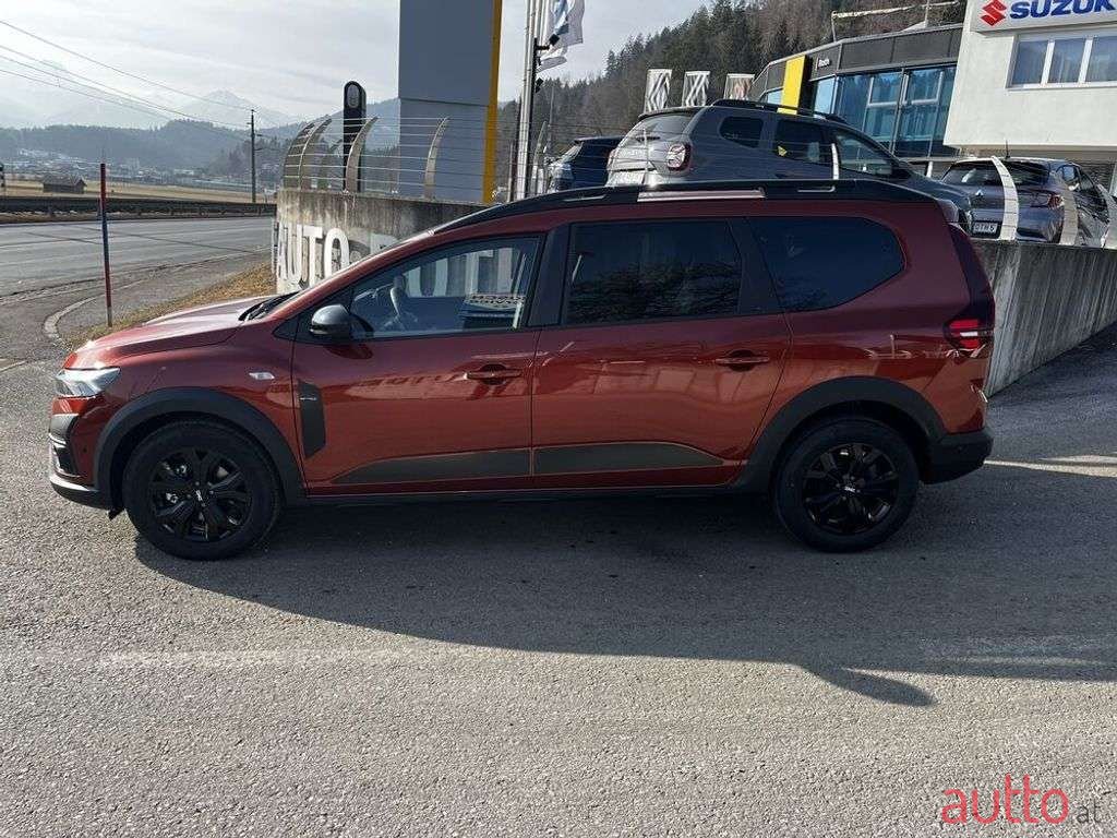 2023' Dacia Jogger photo #4