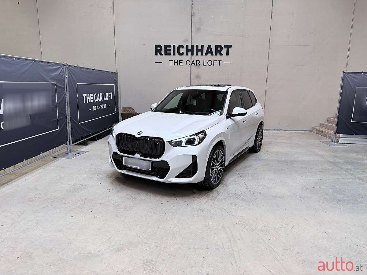 2023' BMW iX1 photo #1