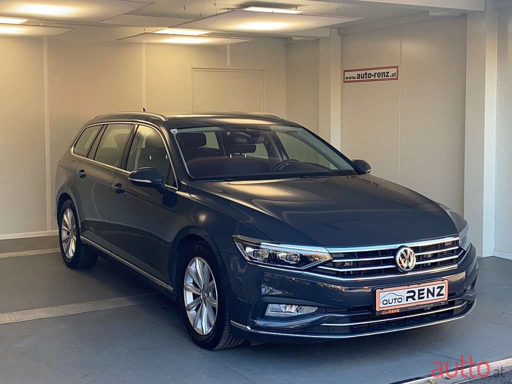2019' Volkswagen Passat photo #2