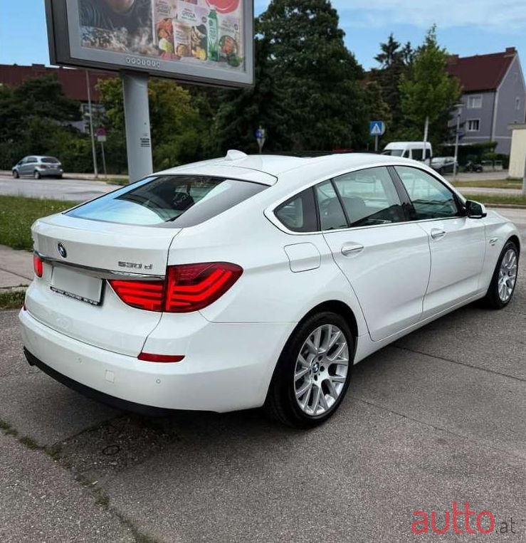 2011' BMW 5Er-Reihe photo #4