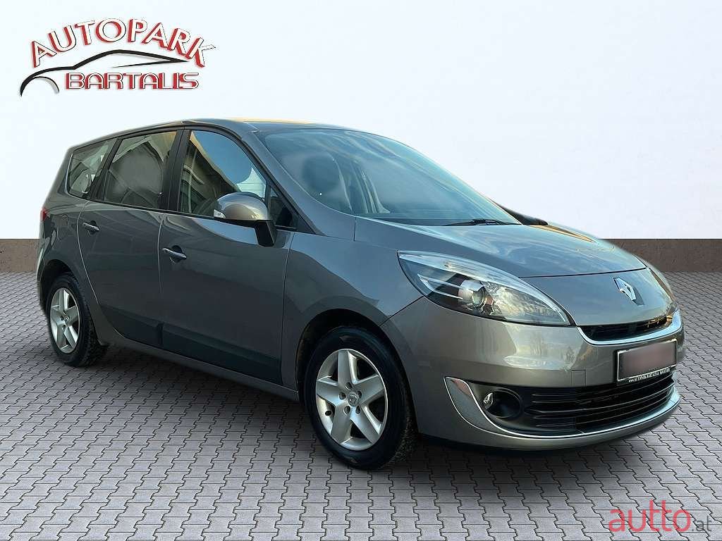 2012' Renault Grand Scenic photo #2