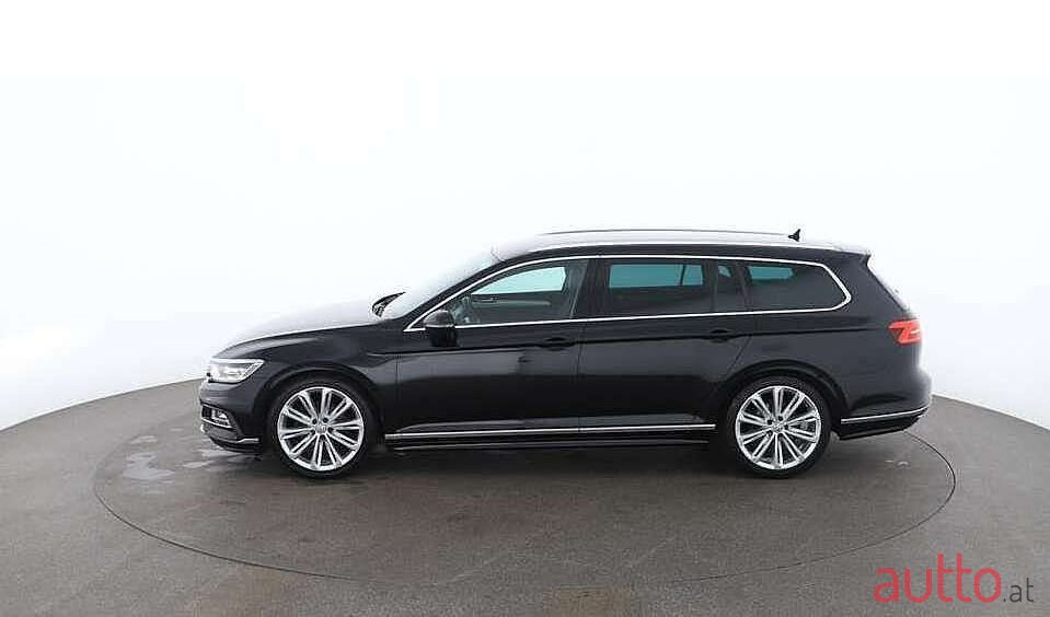 2018' Volkswagen Passat photo #5