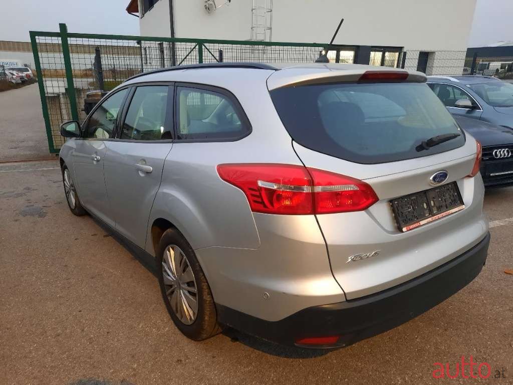 2017' Ford Focus photo #2