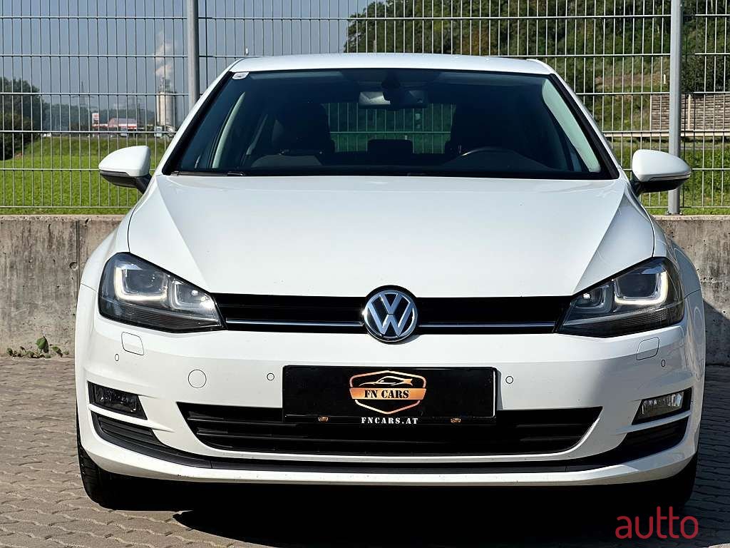 2016' Volkswagen Golf photo #2