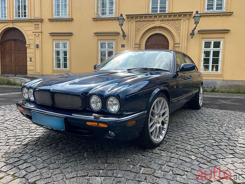 1998' Jaguar XJ photo #1
