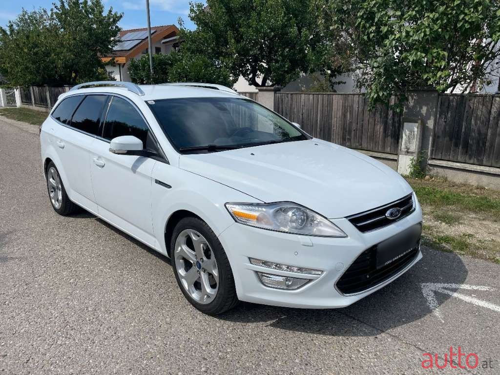 2011' Ford Mondeo photo #2