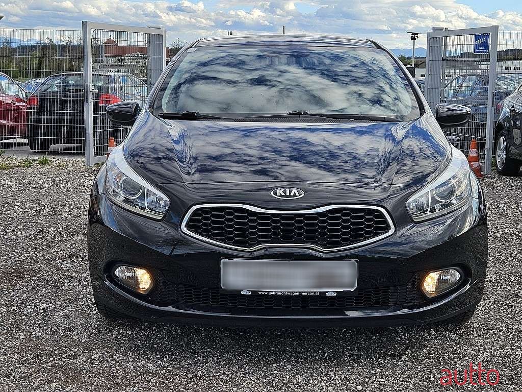 2013' Kia Ceed photo #2